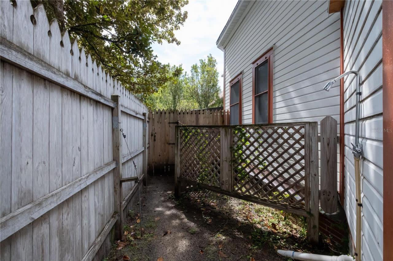 619 Ne 1St St – photo 4