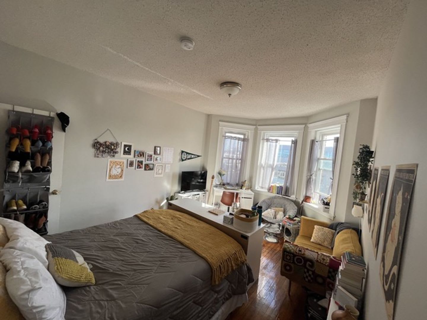 2 Bed on the Green Line for August – photo 5
