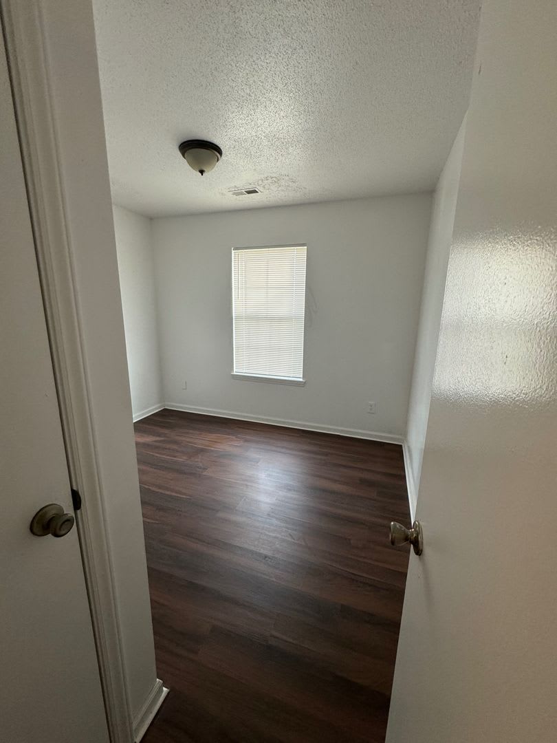 Room in 3 Bedroom Home at Gera Emma Dr – photo 3