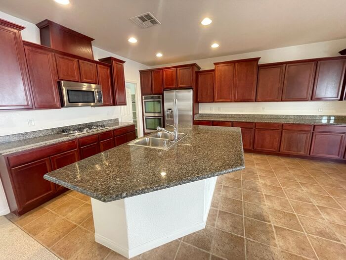 12056 La Palmera Avenue – photo 4
