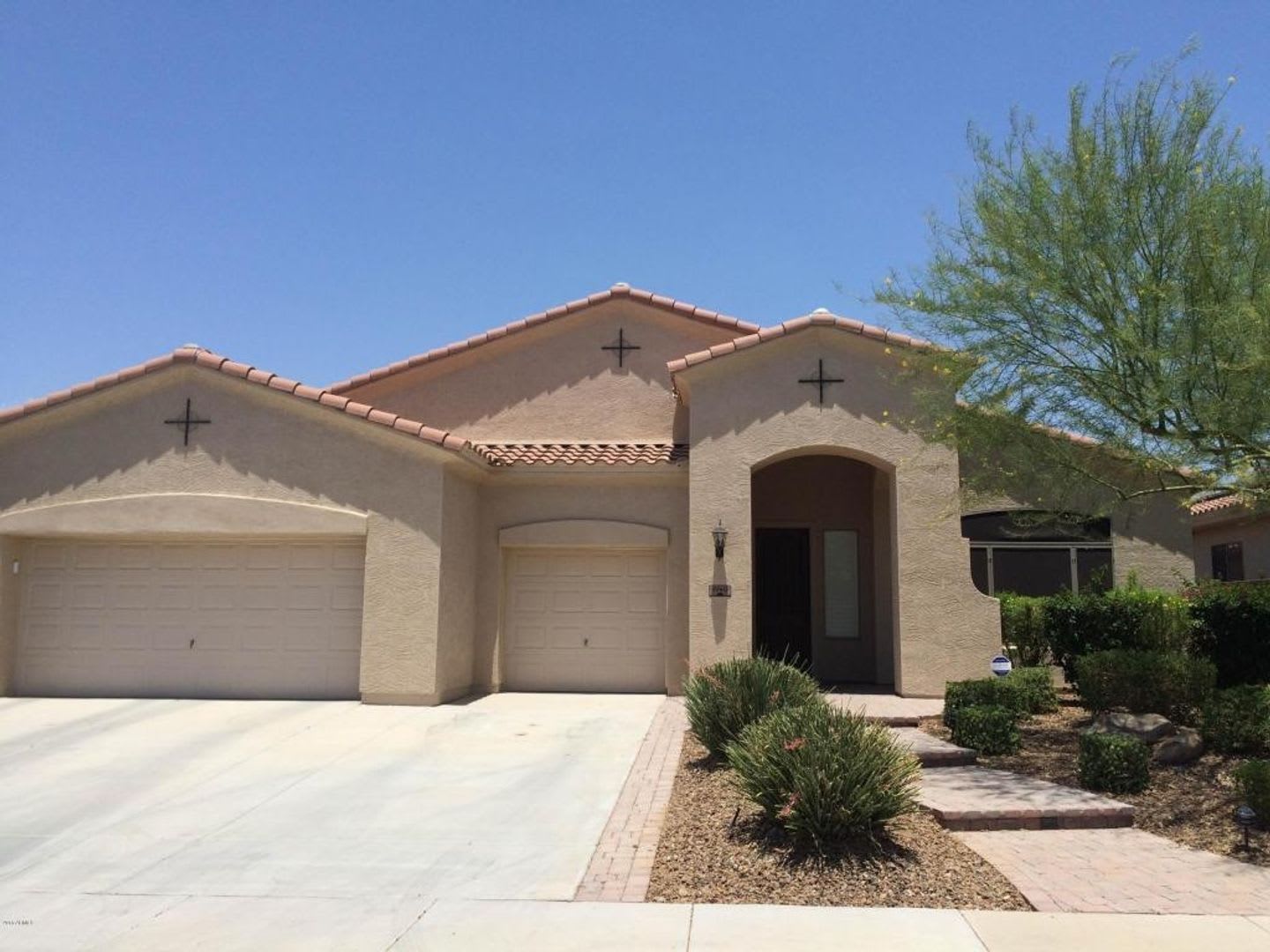 Gorgeous Large 5 Bedroom Single Level Home With 3 Car Garage In North Phoenix With Solar Norterra Area – photo 1