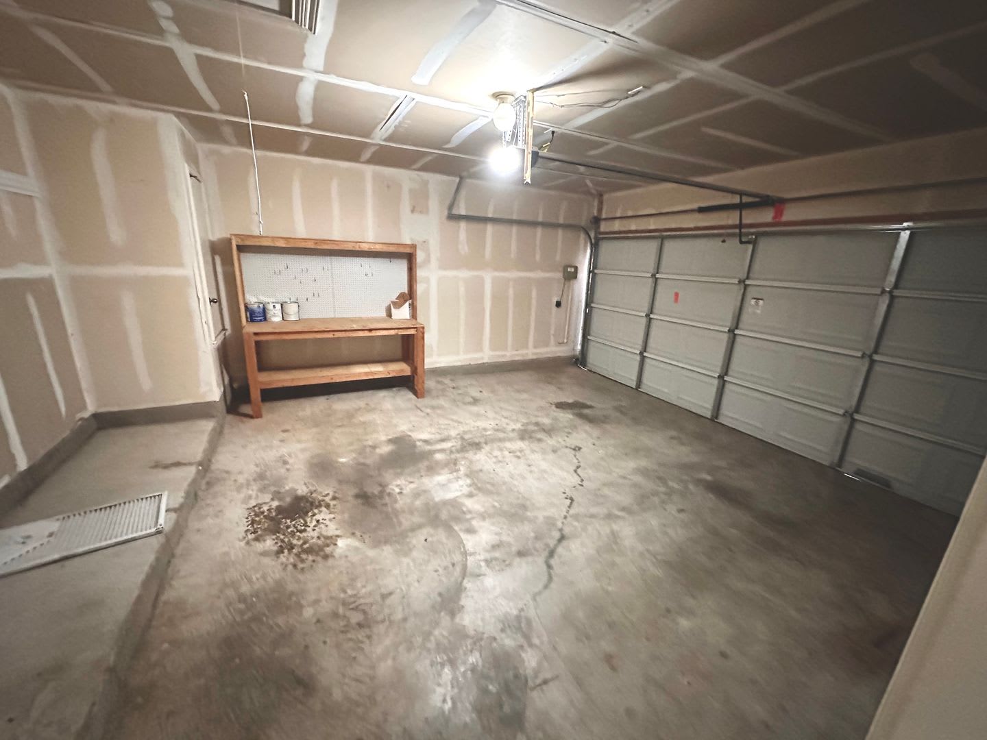 Charming Round Rock Home With Garage Large Fenced Backyard – photo 3