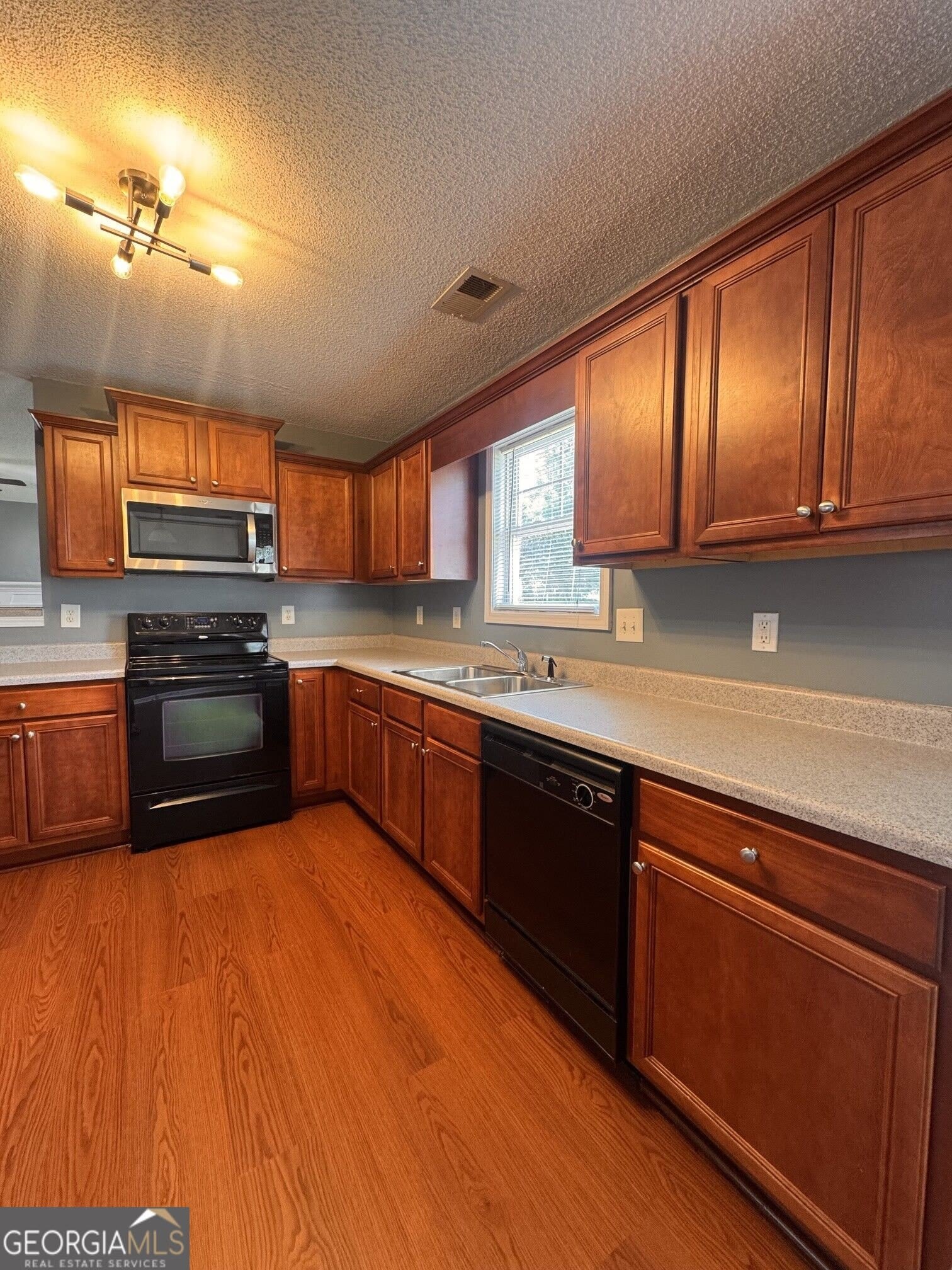 4011 Village Main Street – photo 4