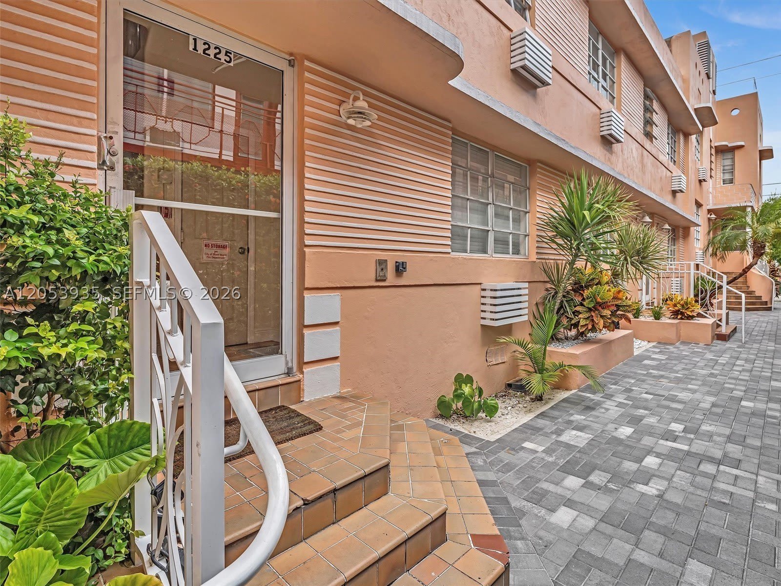1225 Euclid Ave – photo 4