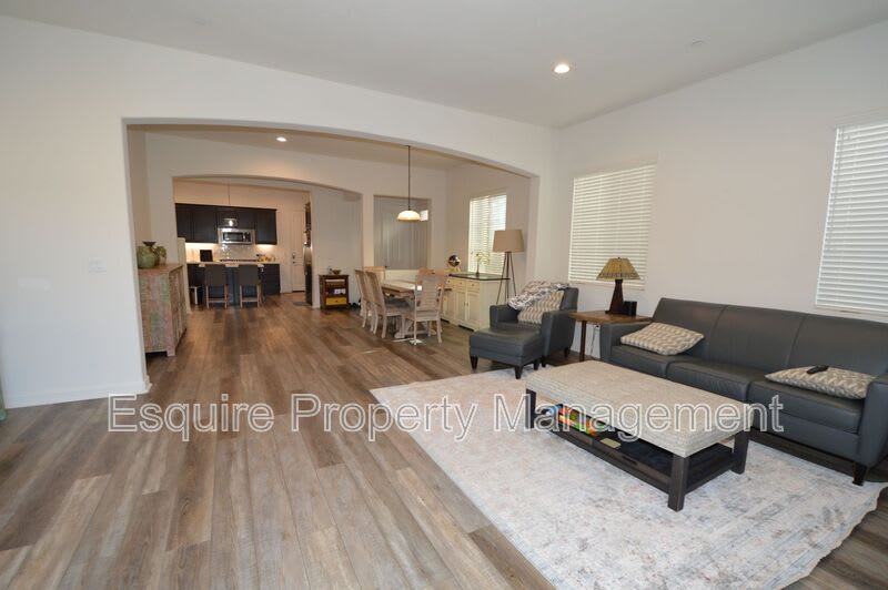 1608 RANGE RD – photo 5