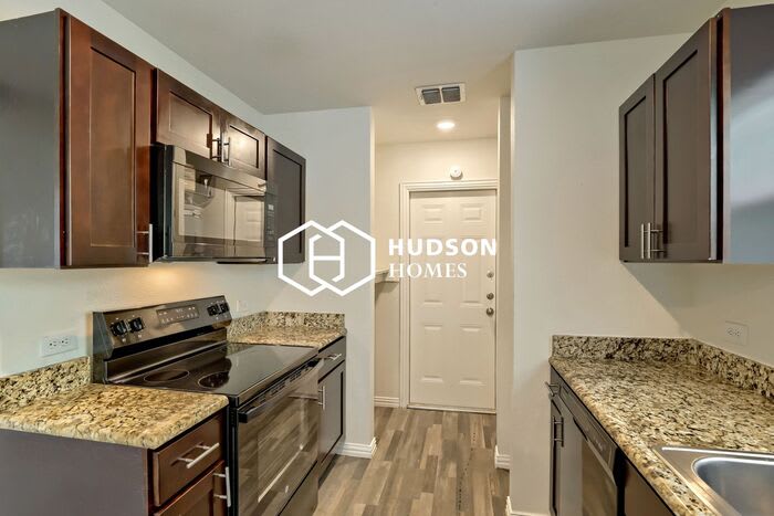 311 Ferris Avenue – photo 5