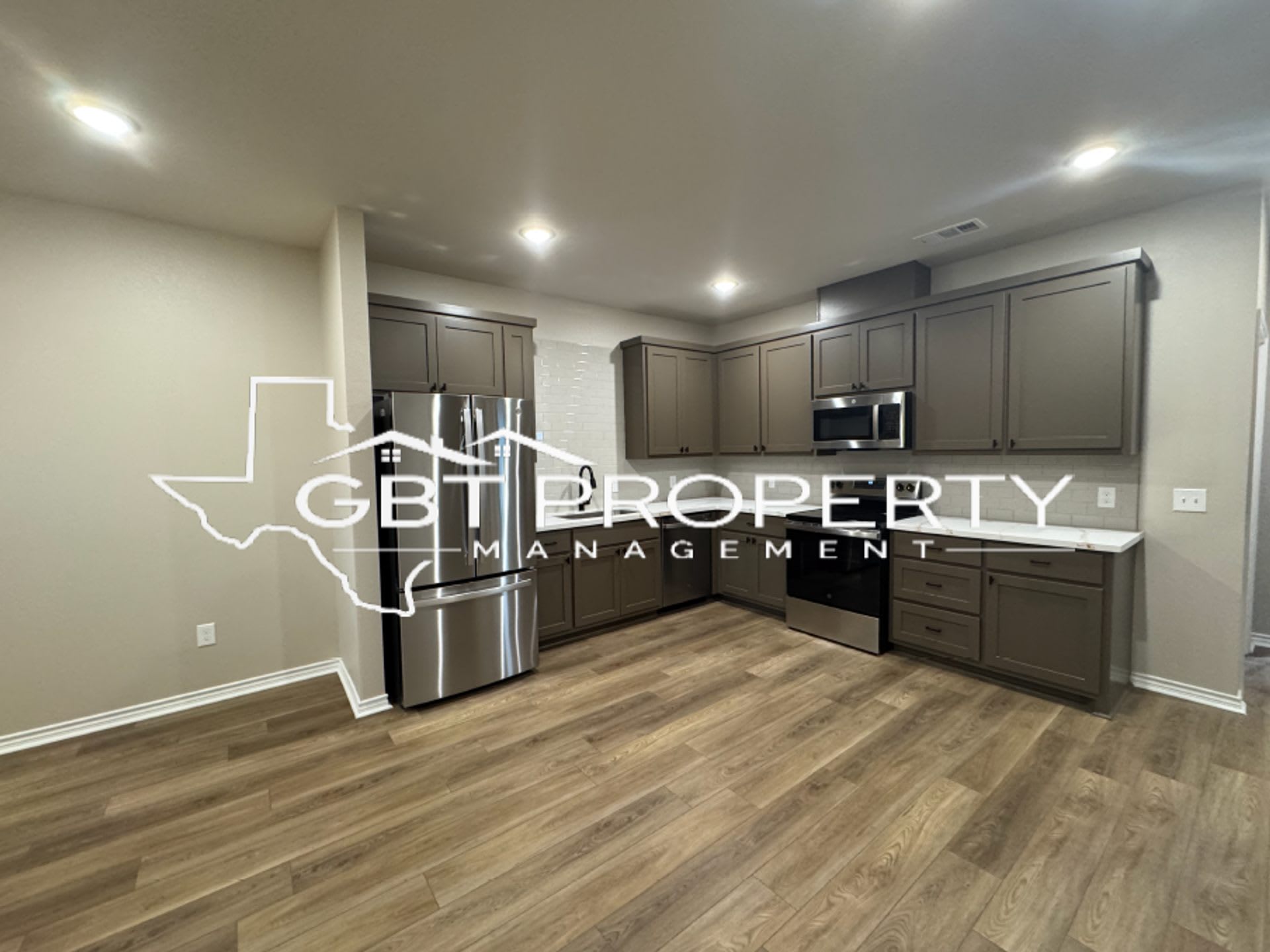 Brand New Apartments!! 2 Bedroom 2 Bath! – photo 2