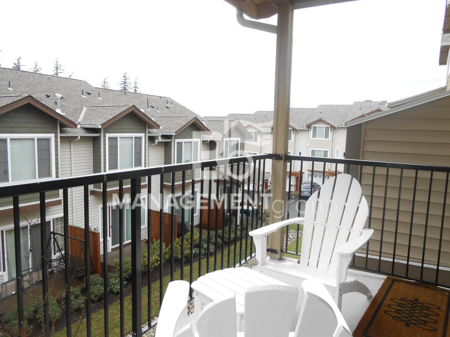 Beautiful Townhome Located In Nw Portland S Timberland Community – photo 2