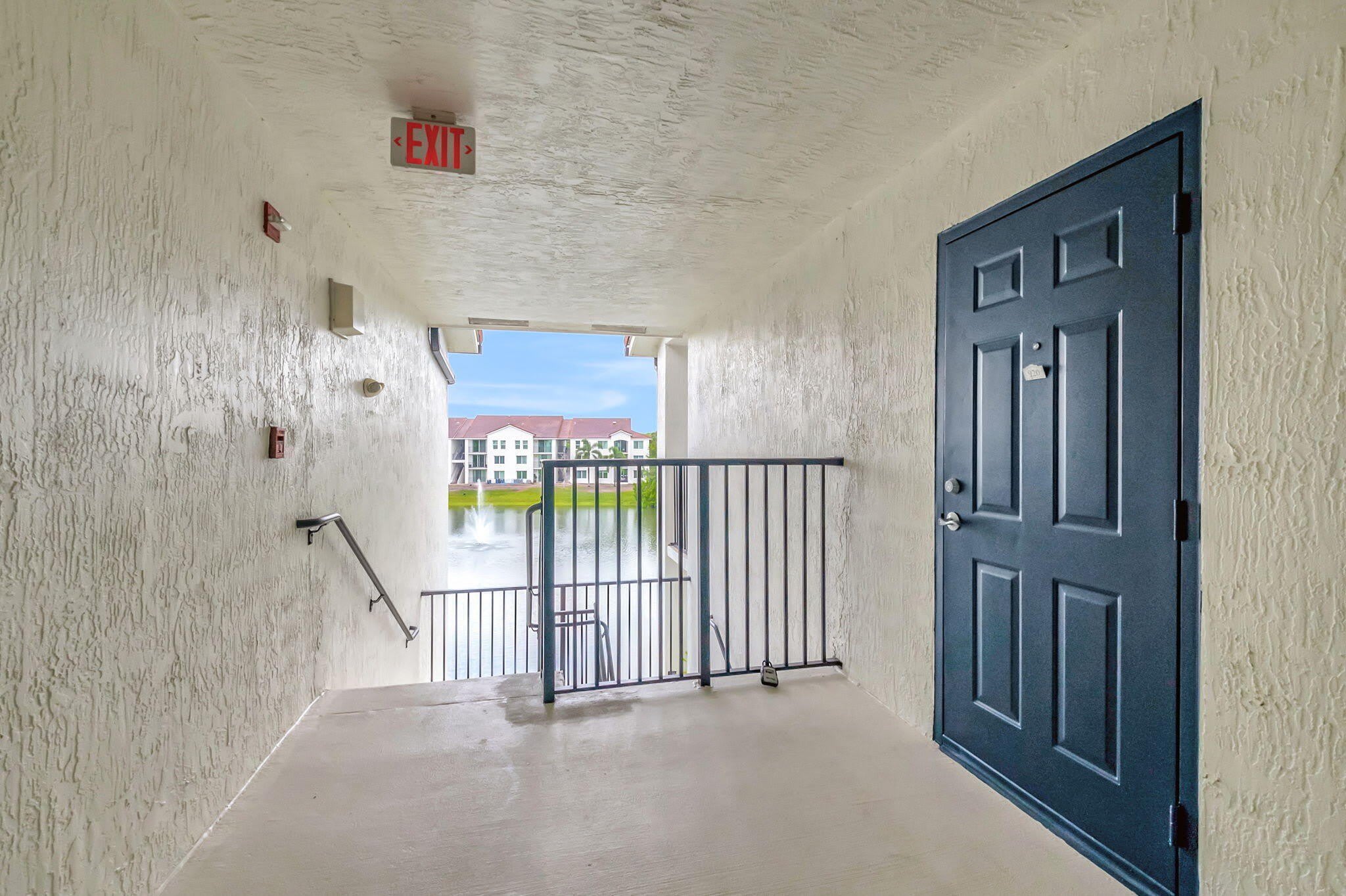920 VILLA Circle – photo 4