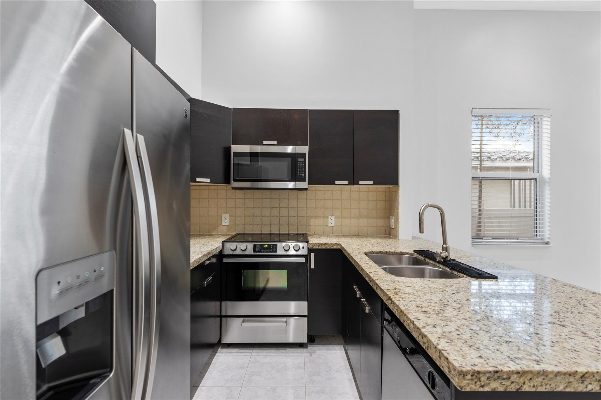 316 SW 16th Street – photo 1