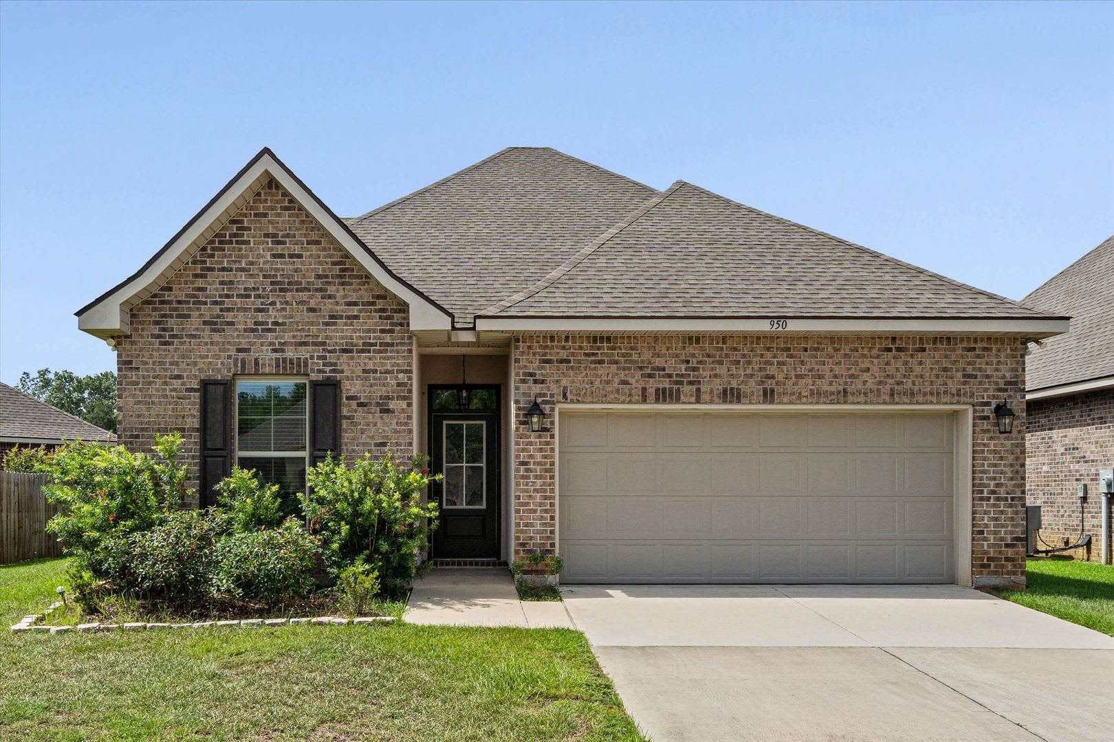 GREAT LOCATION IN CYPRESS GATES COMMUNITY – photo 1