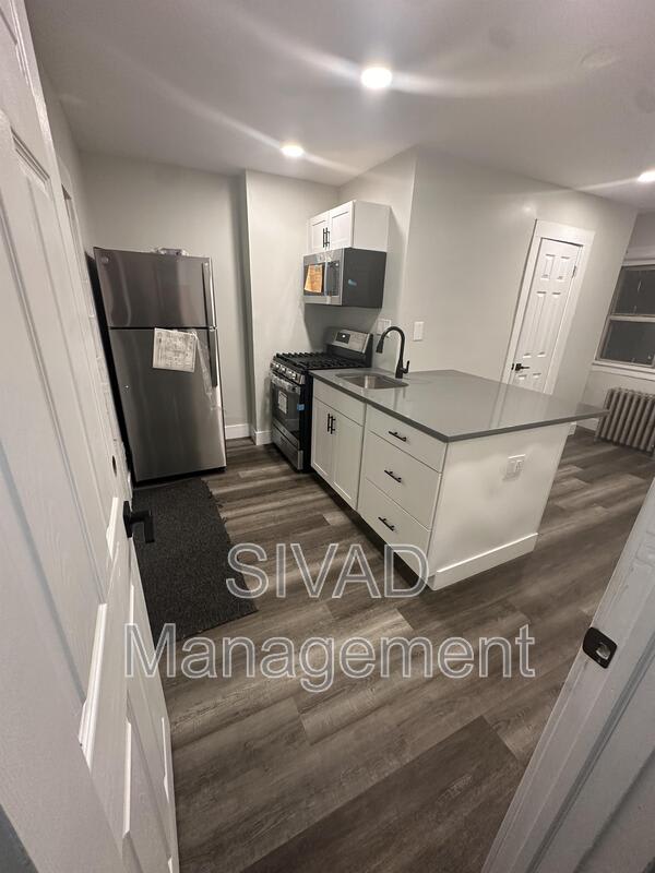 526 S. 10th Ave – photo 2