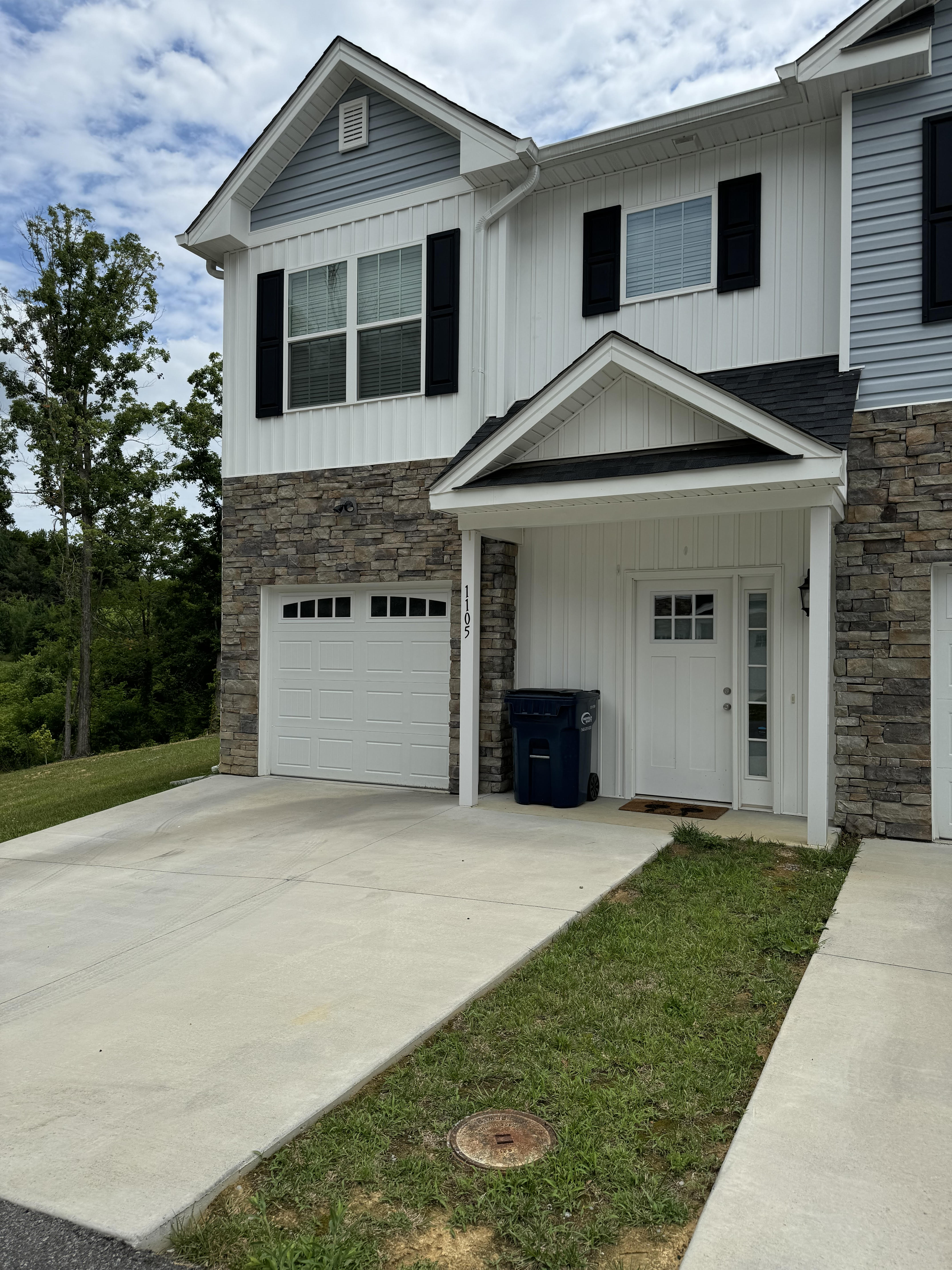 1105 Maid Marian Lane – photo 1