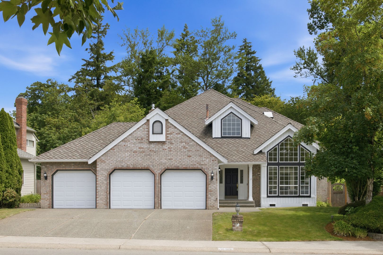 Beautiful 4 Bed 2.5 Bath Home in Renton – photo 1