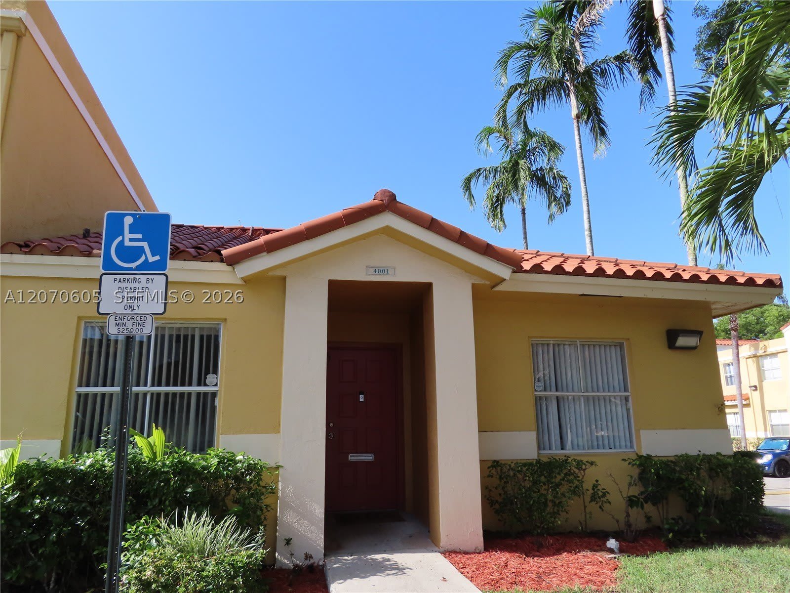 4001 NW 90th Ave – photo 1