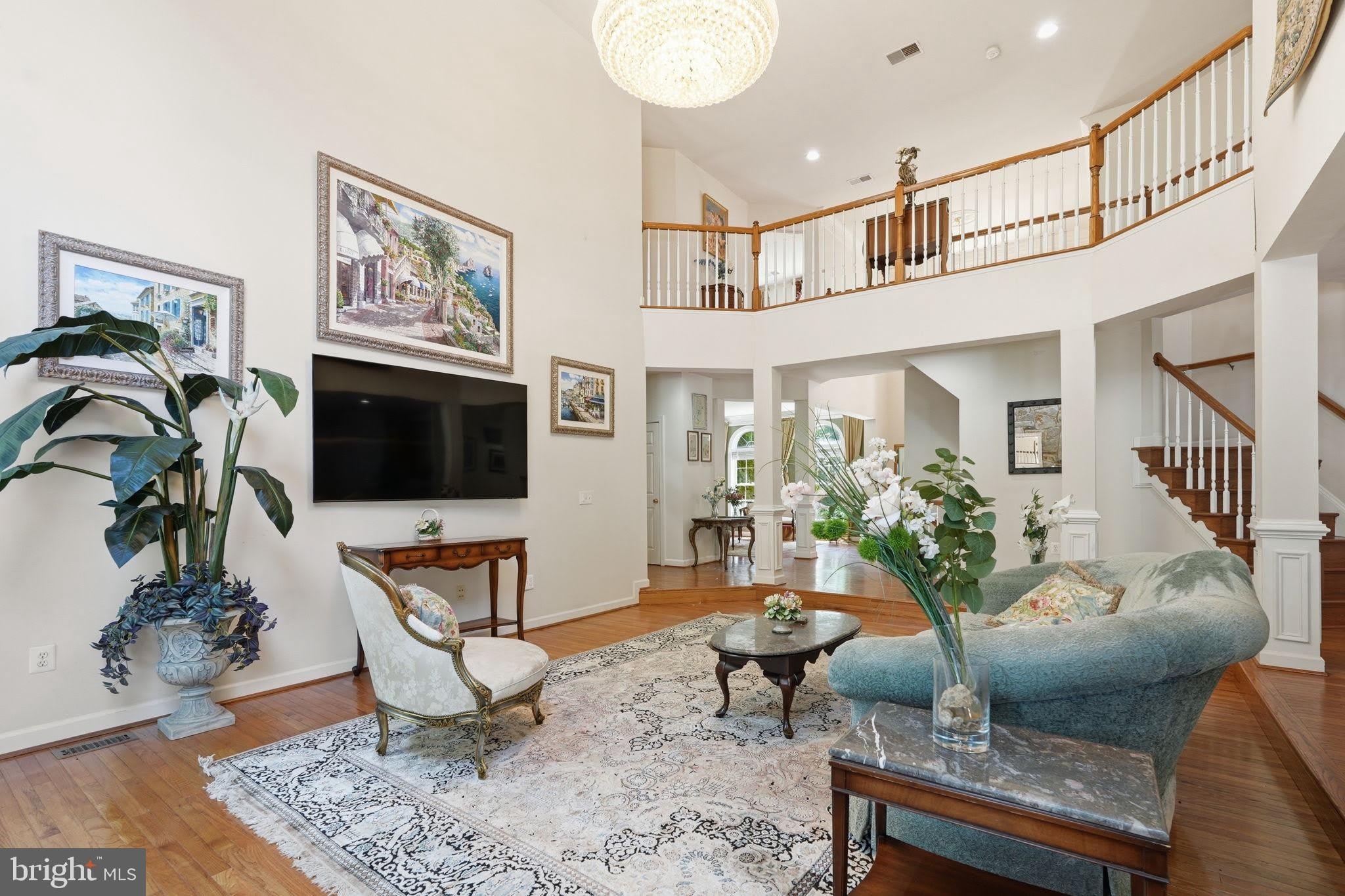 1072 SAFA Street – photo 5