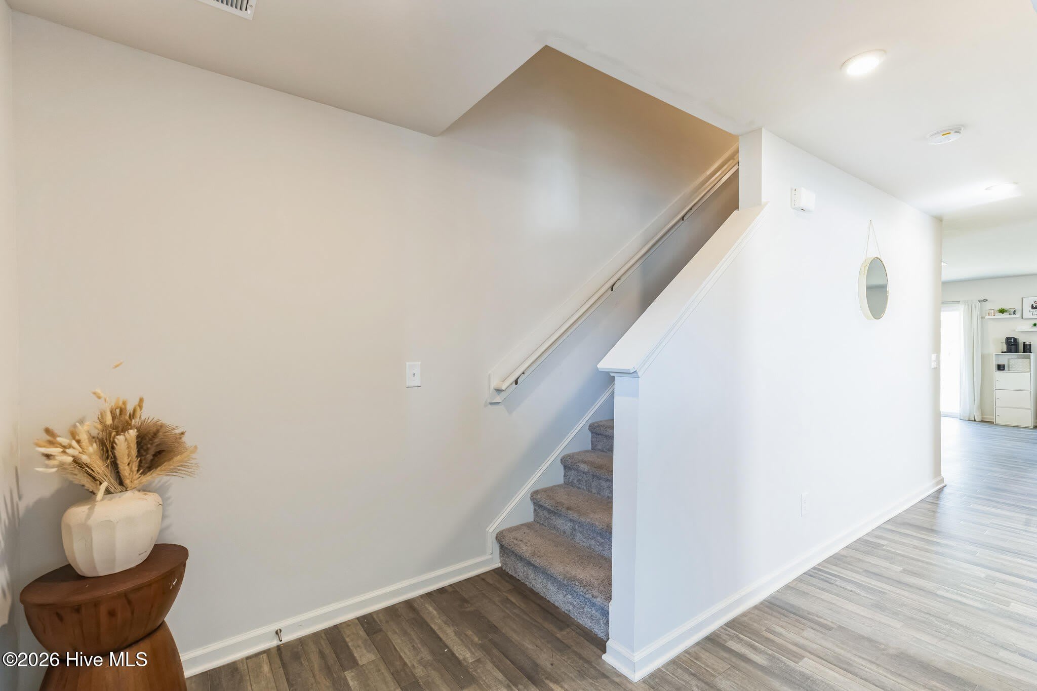 1253 Manor Drive – photo 3