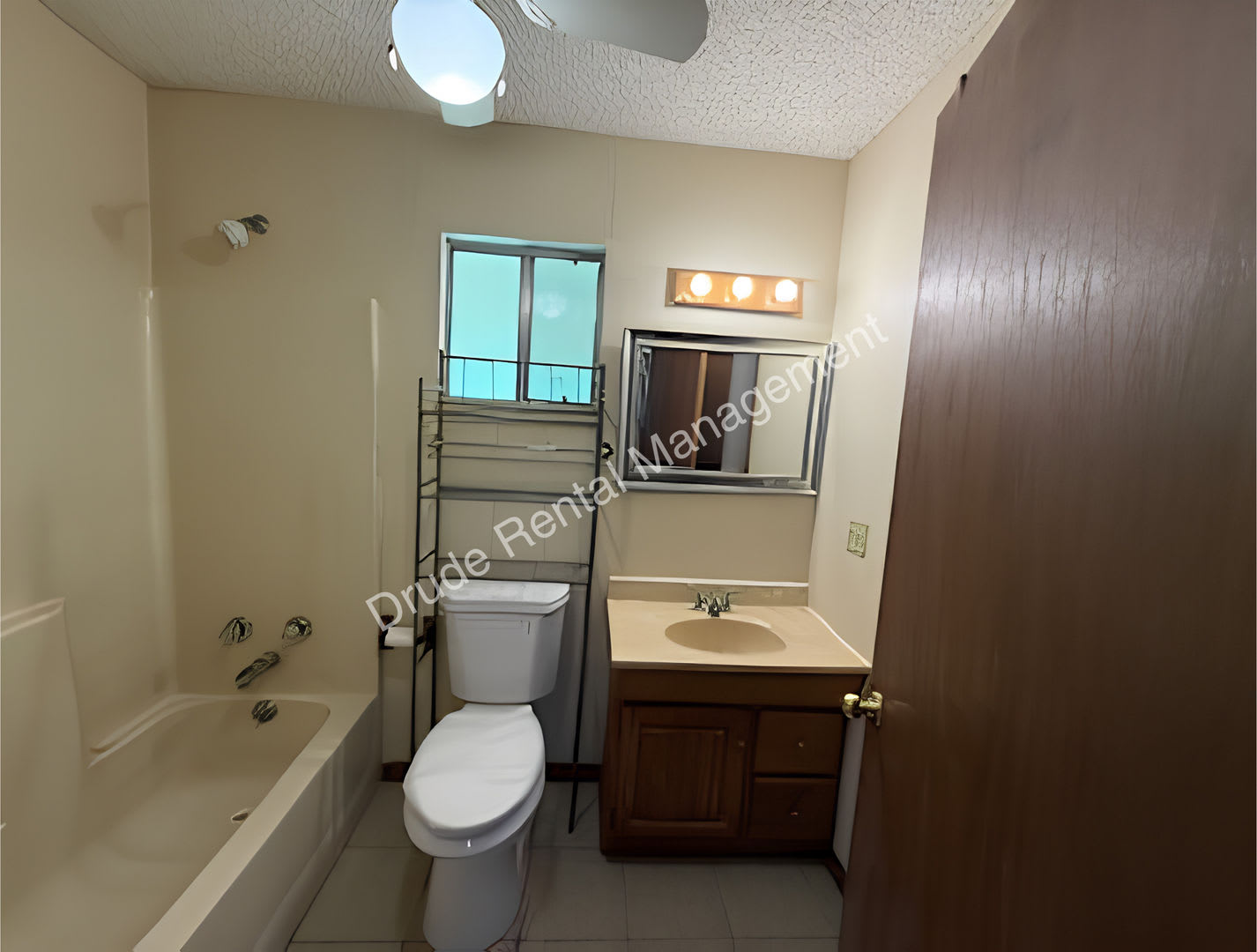 Vintage single story brick home – photo 4