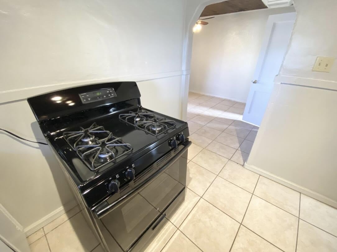 426 Headingly Avenue NW – photo 2