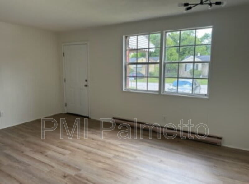 1216 Chevis St – photo 3