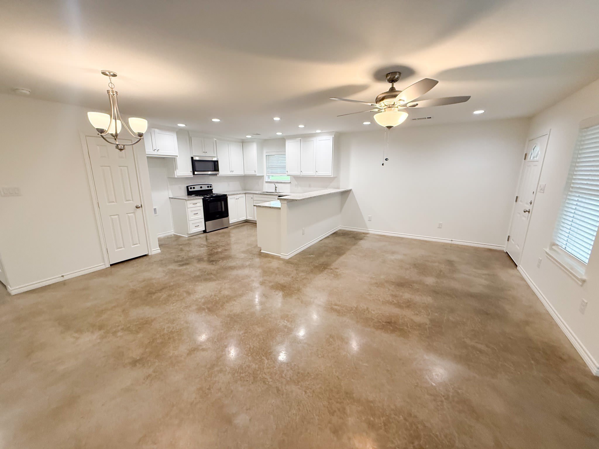 200 N Dallas Street – photo 5
