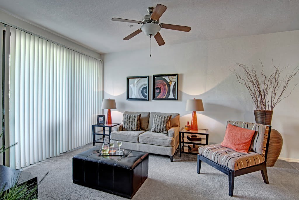 Acclaim – photo 1
