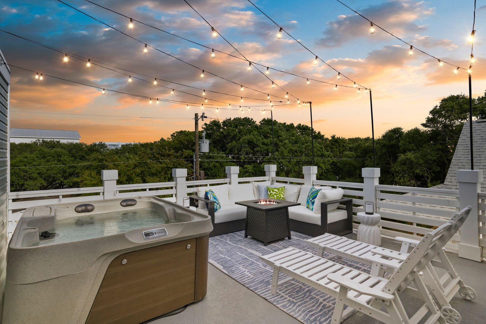 Rooftop Spa Bar Walk To Beach – photo 2