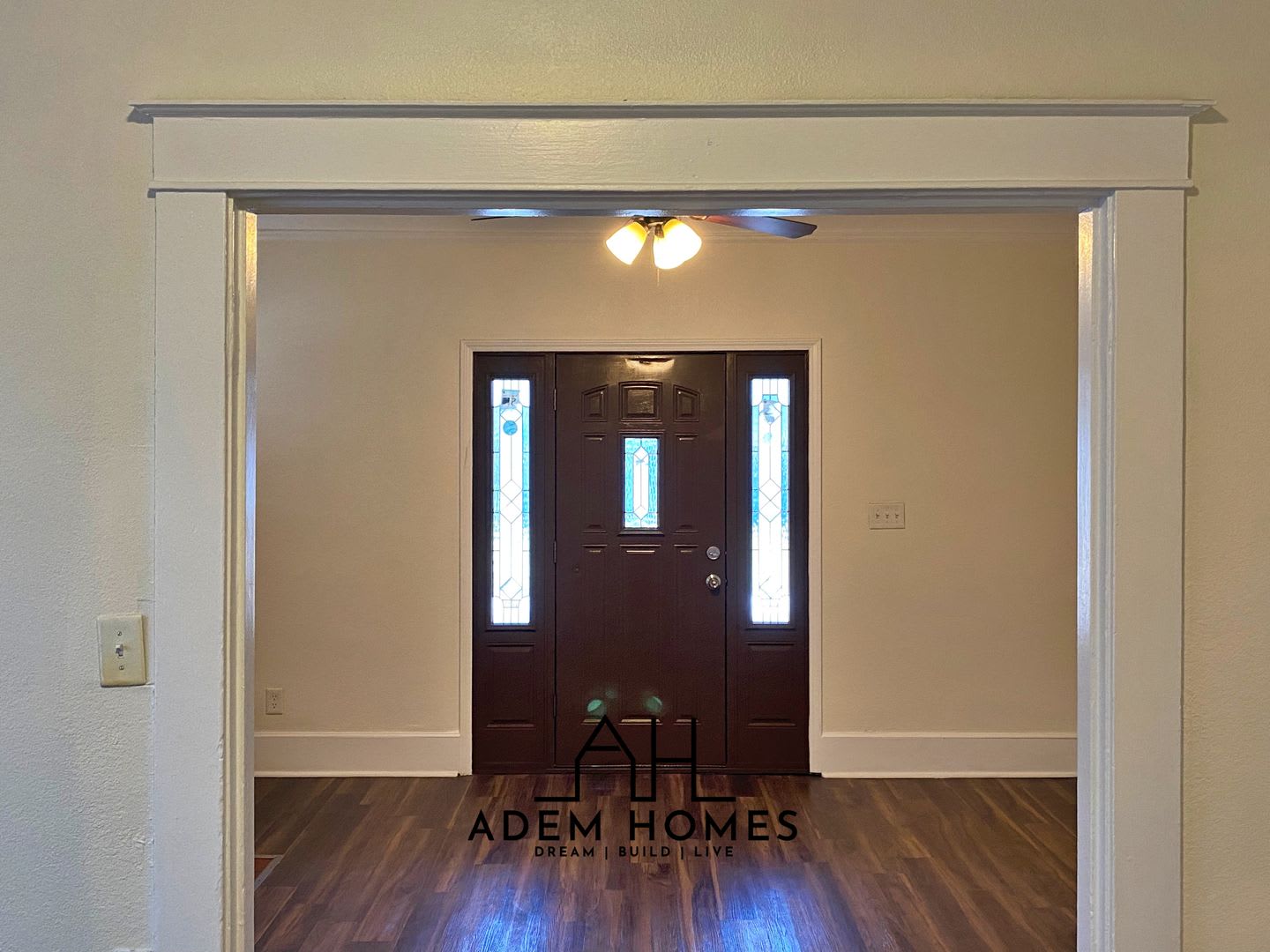 Beautiful Brick Home Minutes from Midtown, Crosstown, Rhodes College!! – photo 3