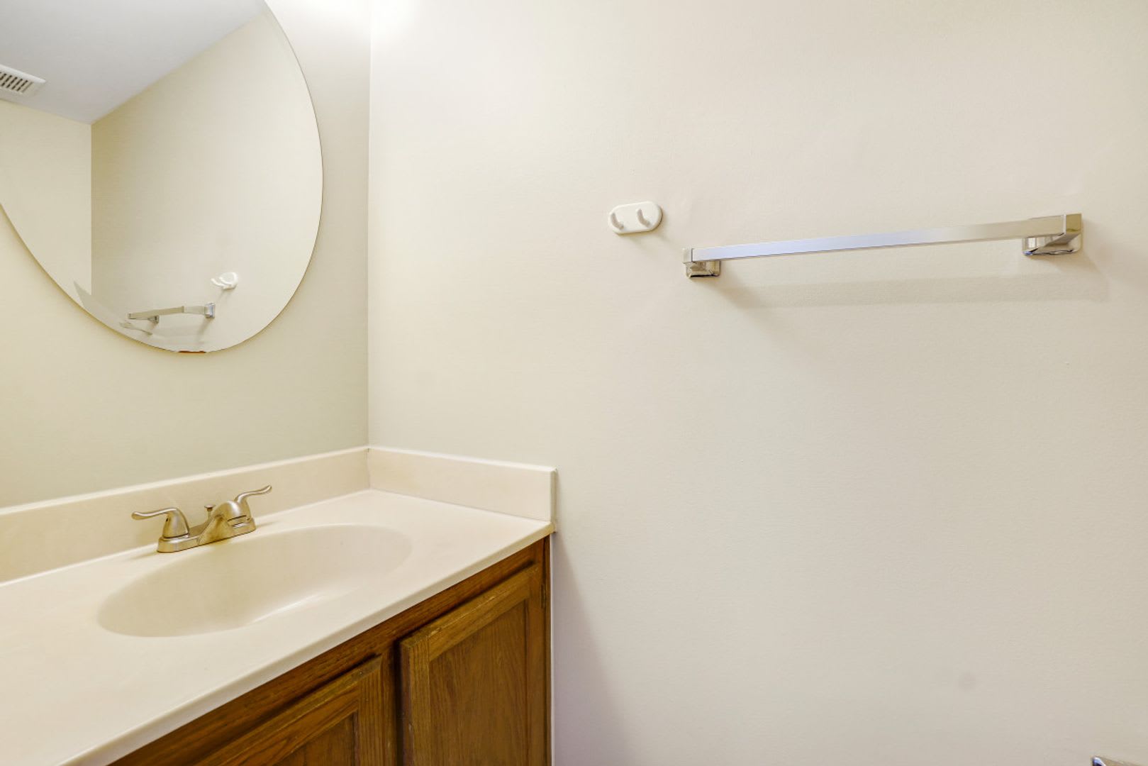 SPACIOUS 3 BEDROOM 2.5 BATHROOM TOWNHOME IS IMMEDIATELY AVAILABLE IN OLNEY – photo 5