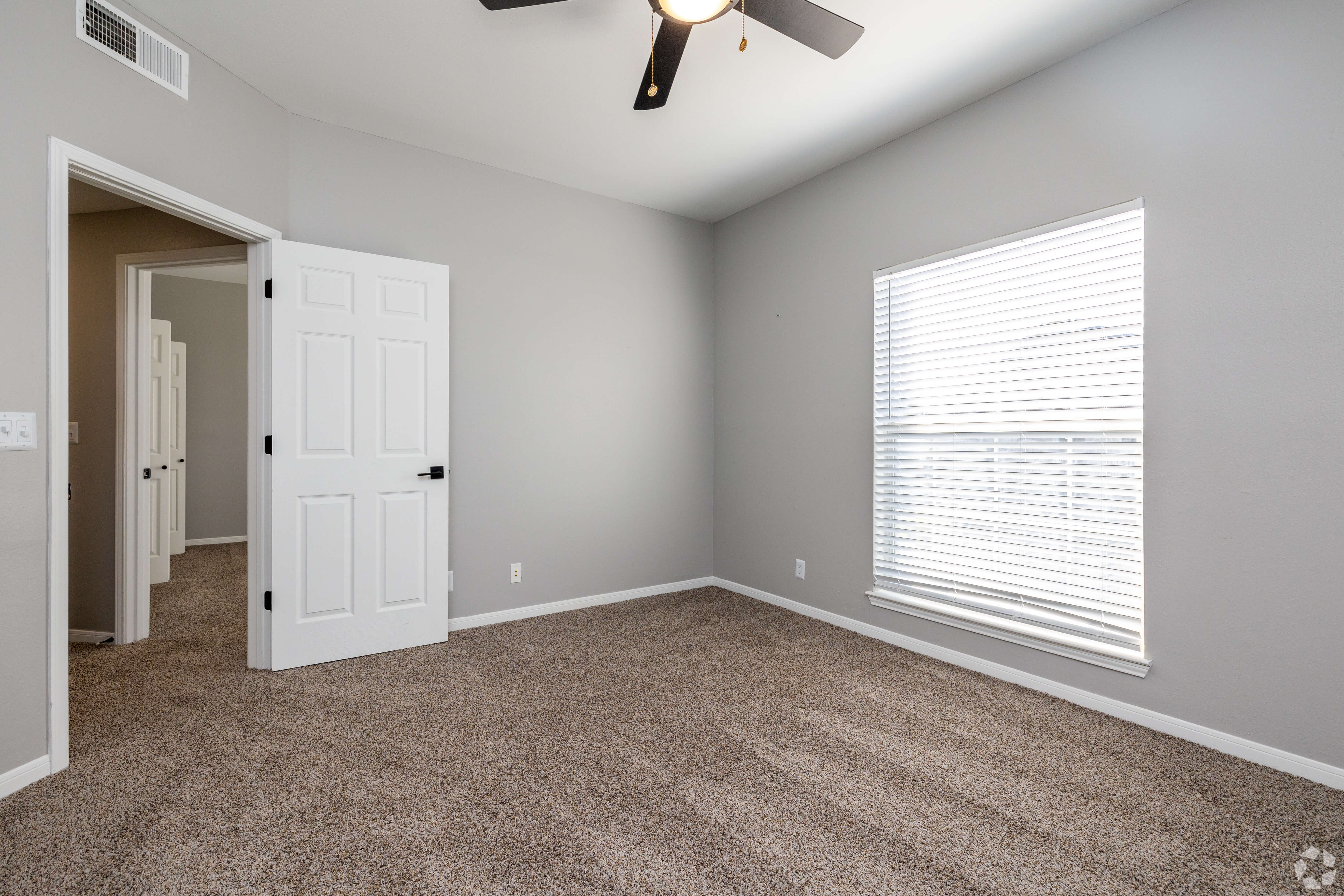 Centennial Park Apartments – photo 2