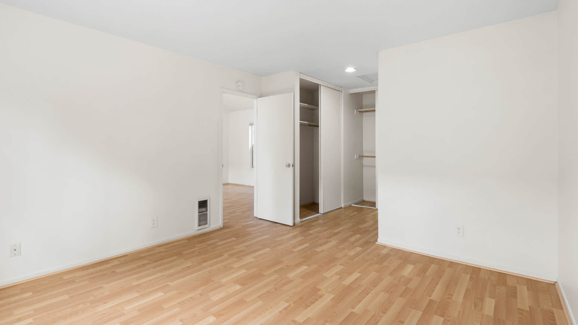 Riva Terra Apartments at Redwood Shores – photo 4