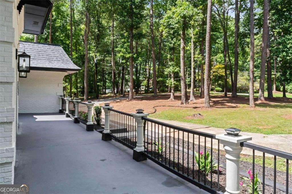 2023 Stoneleigh Drive – photo 4