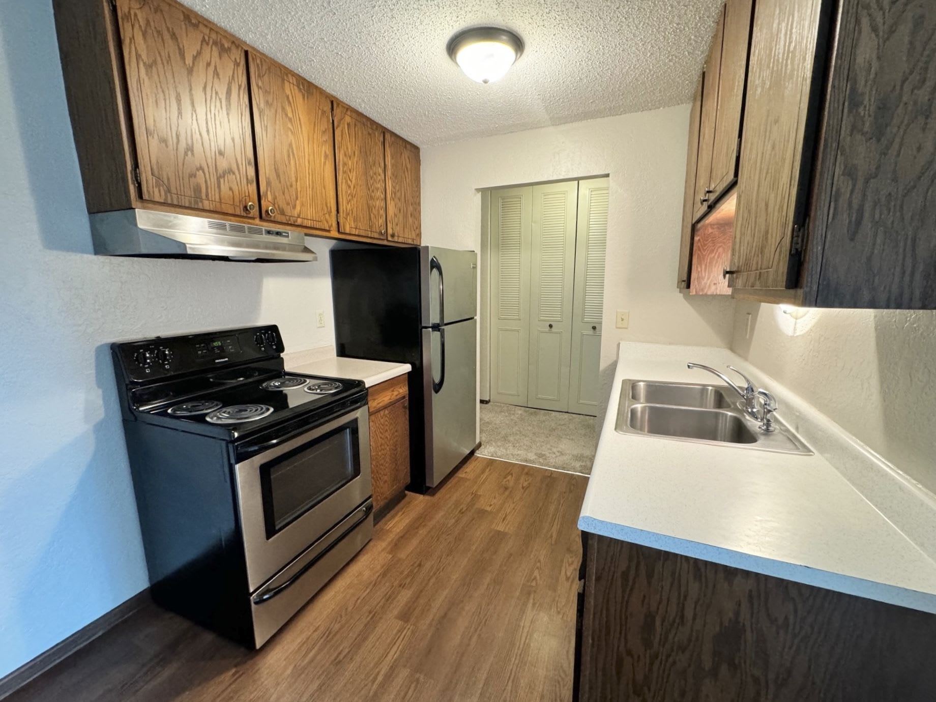 956 Place Apartments – photo 5