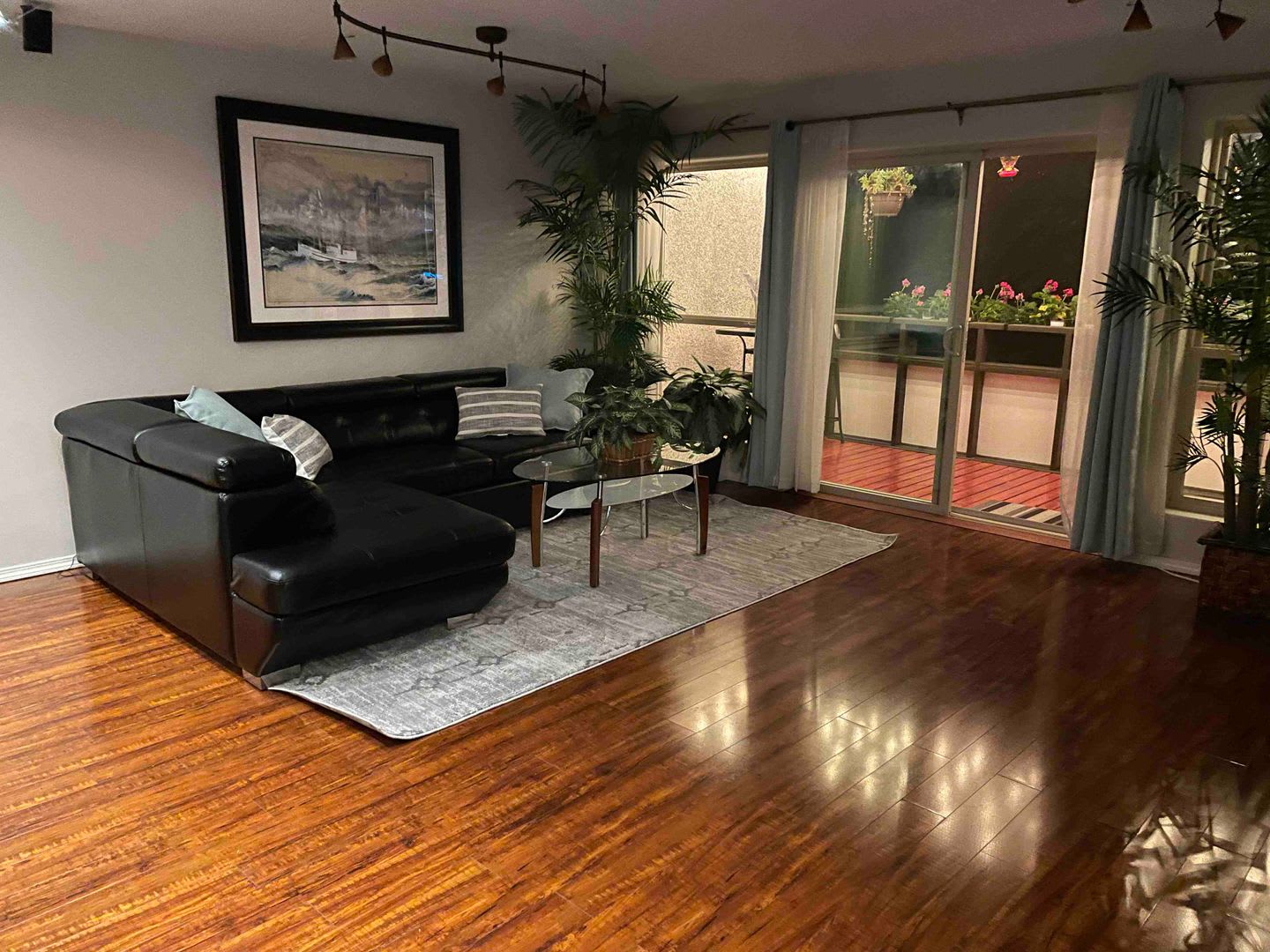 Anchorage downtown Condo! Walk or bike to work! – photo 3