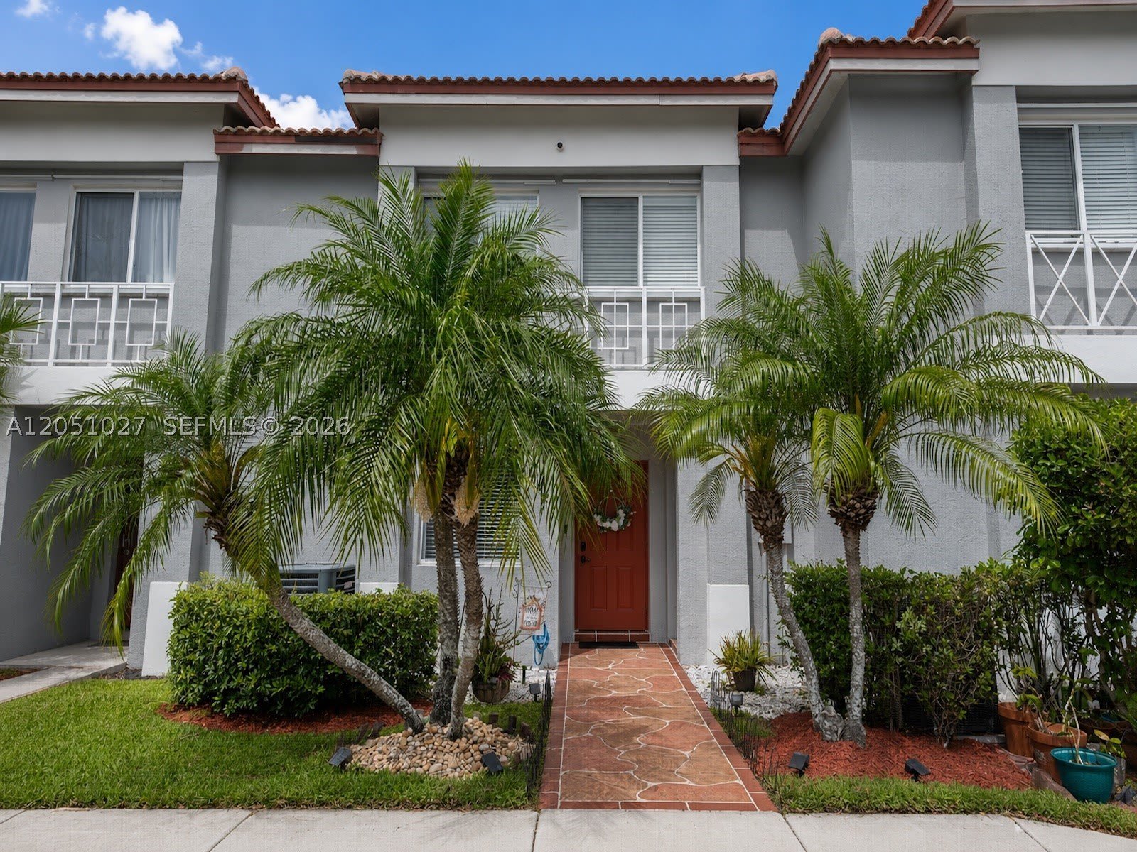 542 NW 208th Ter – photo 2