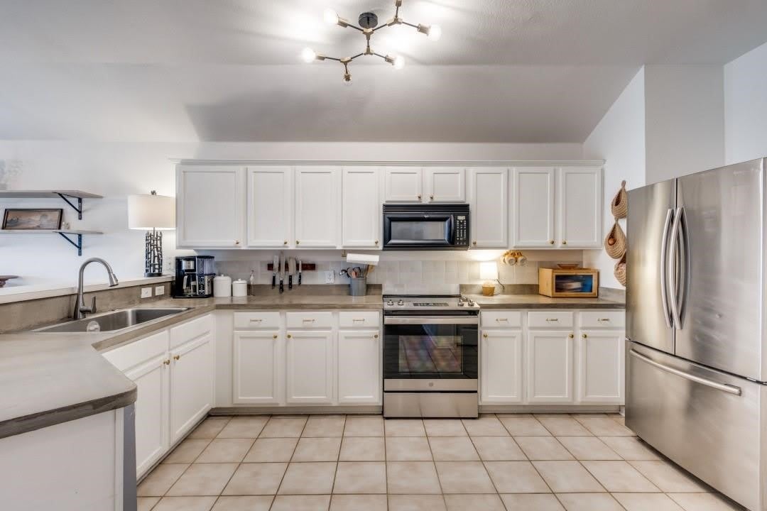 800 Alder Drive – photo 3