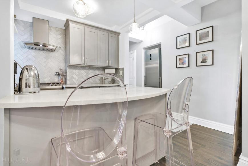 20 Continental Avenue – photo 1
