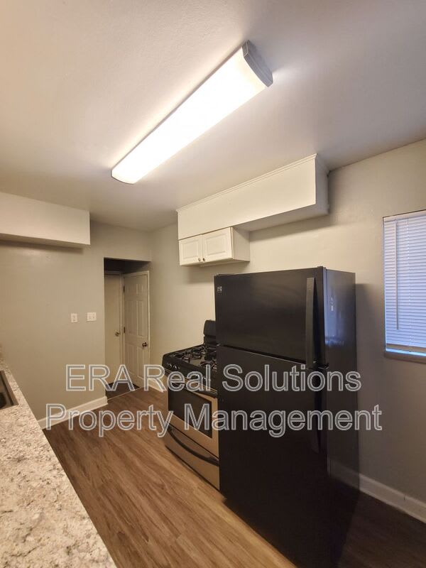 1460 Oakwood Ave – photo 5
