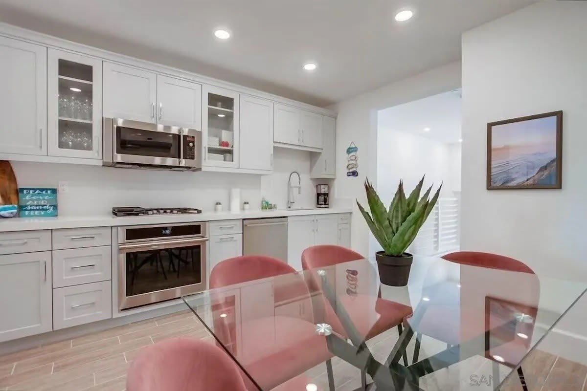 834 Santa Barbara Pl – photo 3