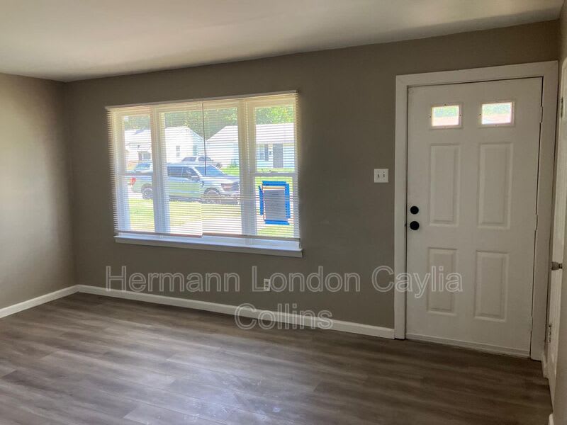9859 Vickie Pl – photo 3