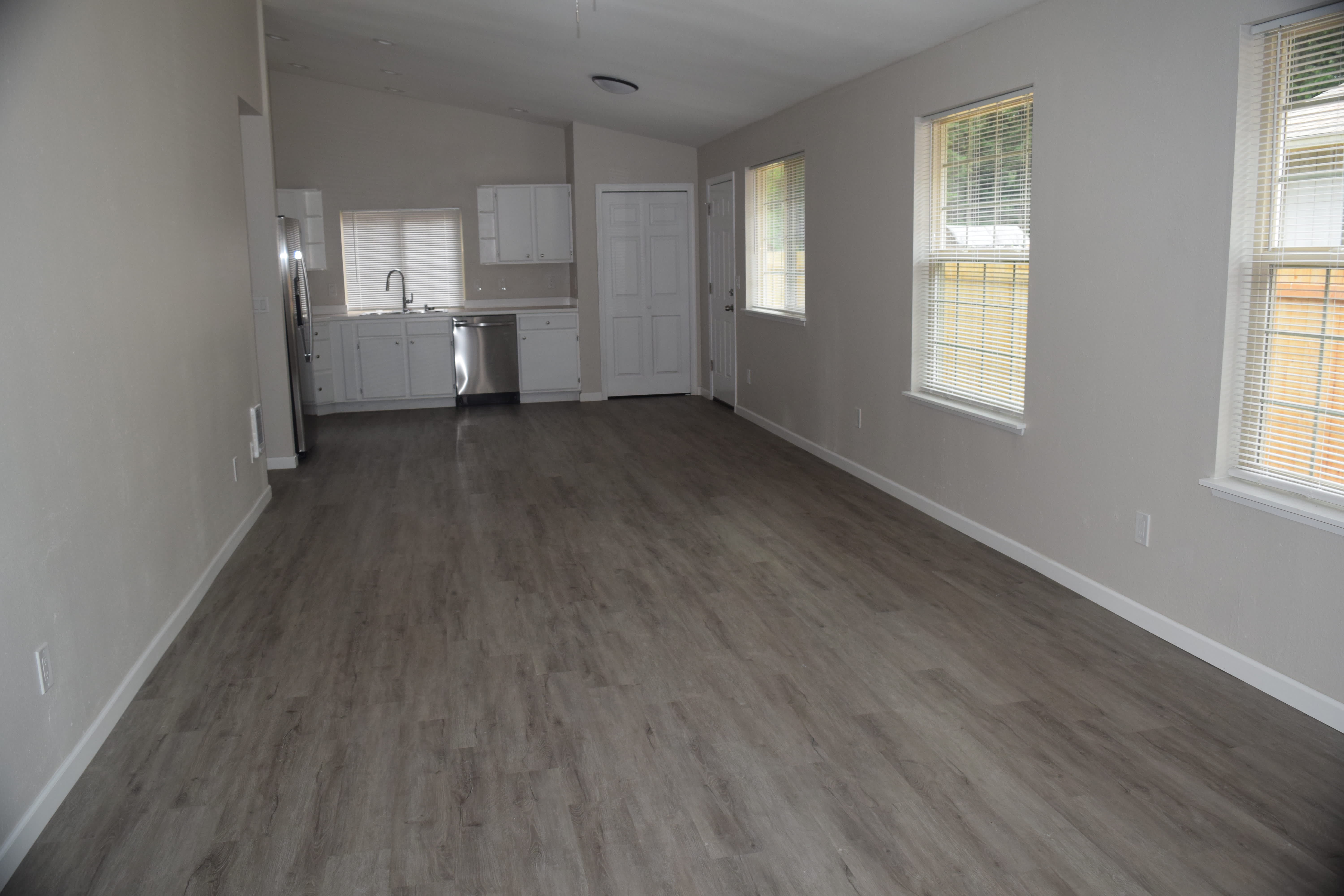 7317 Fair Oaks Rd Se – photo 2