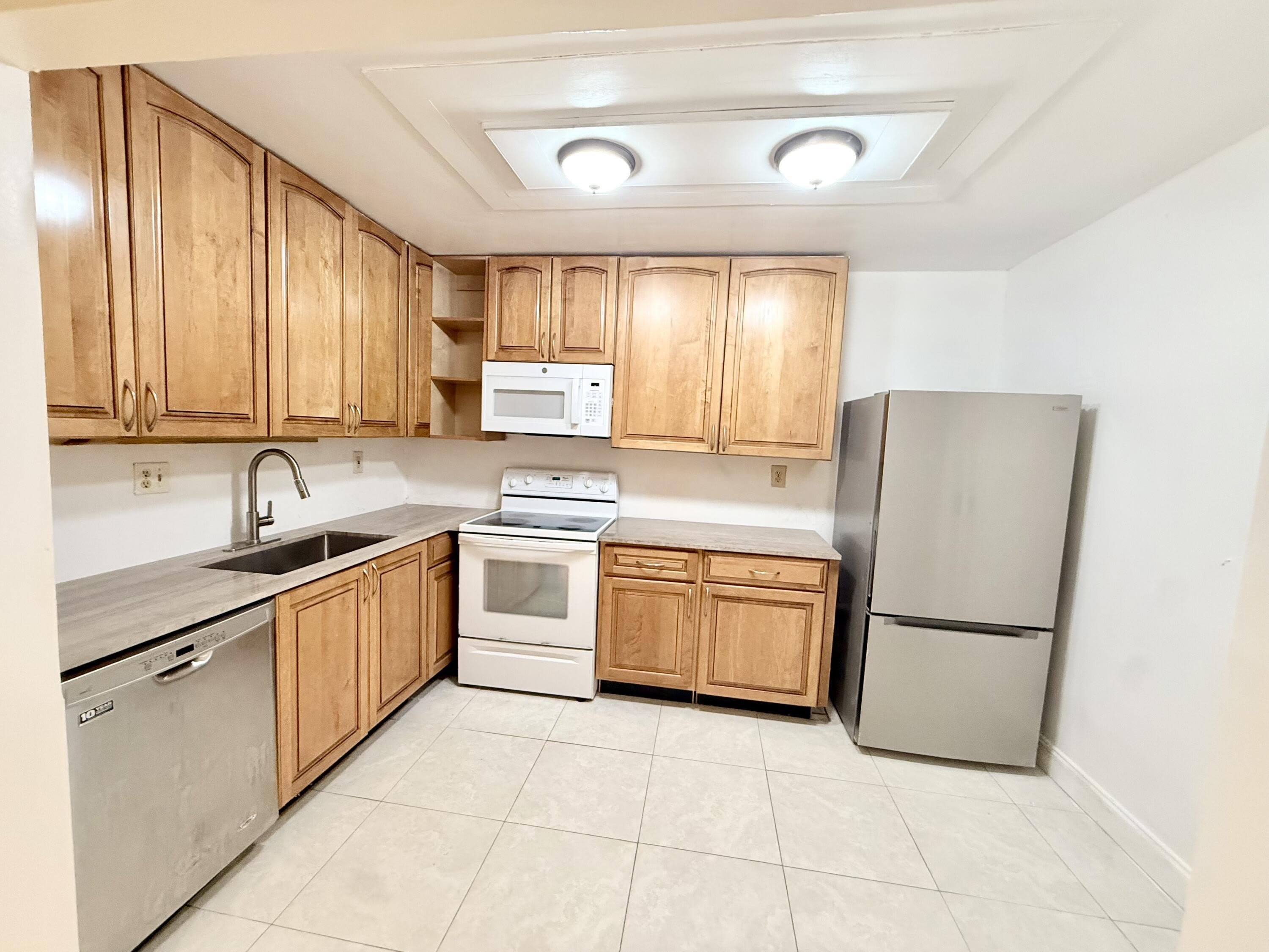 4115 NW 88TH Avenue – photo 4