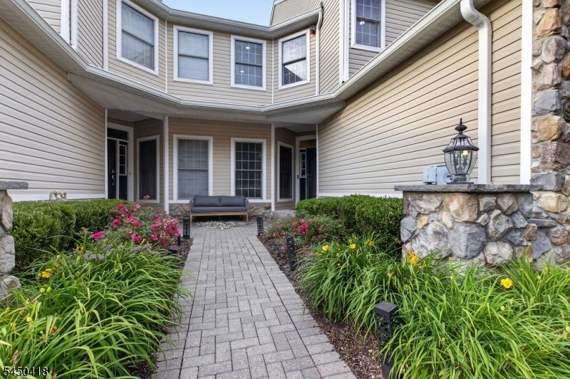 90 Winged Foot Dr – photo 3