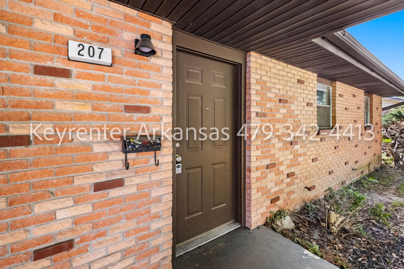 Updated 3 Bedroom Home With Large Backyard In The Heart Of Springdale – photo 4
