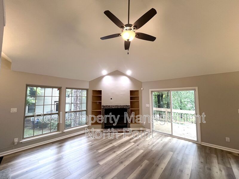 3030 Steeplechase Dr – photo 4