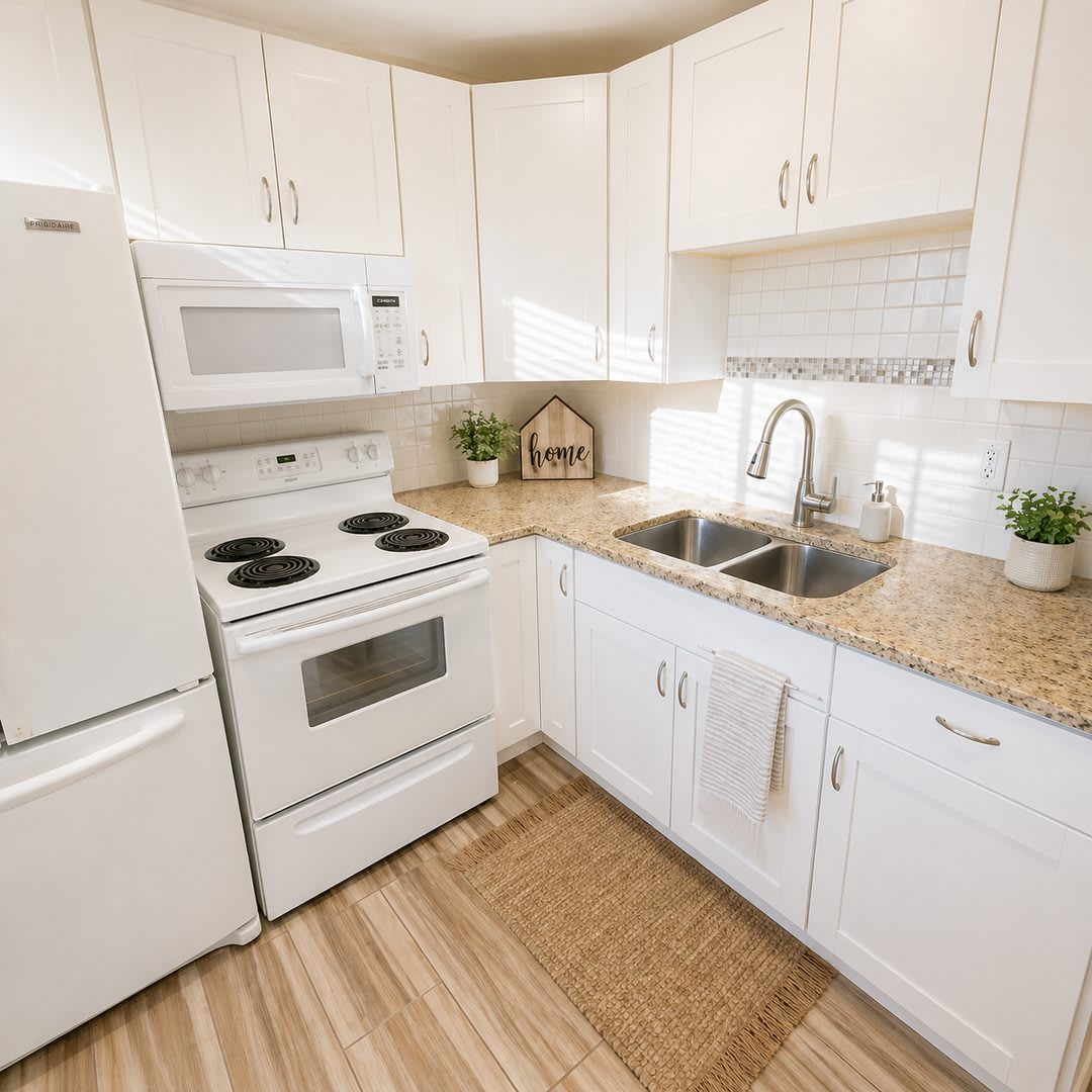 Charming 1-Bedroom Condo Near the Beach – 2501 Harn Blvd #H27, Clearwater, FL – photo 4