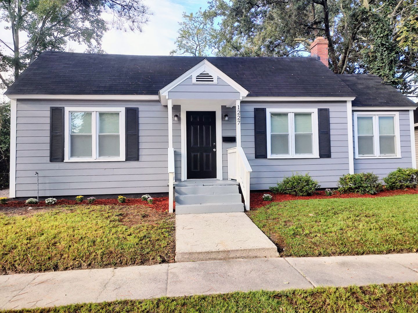 1227 East 38th Street – photo 1