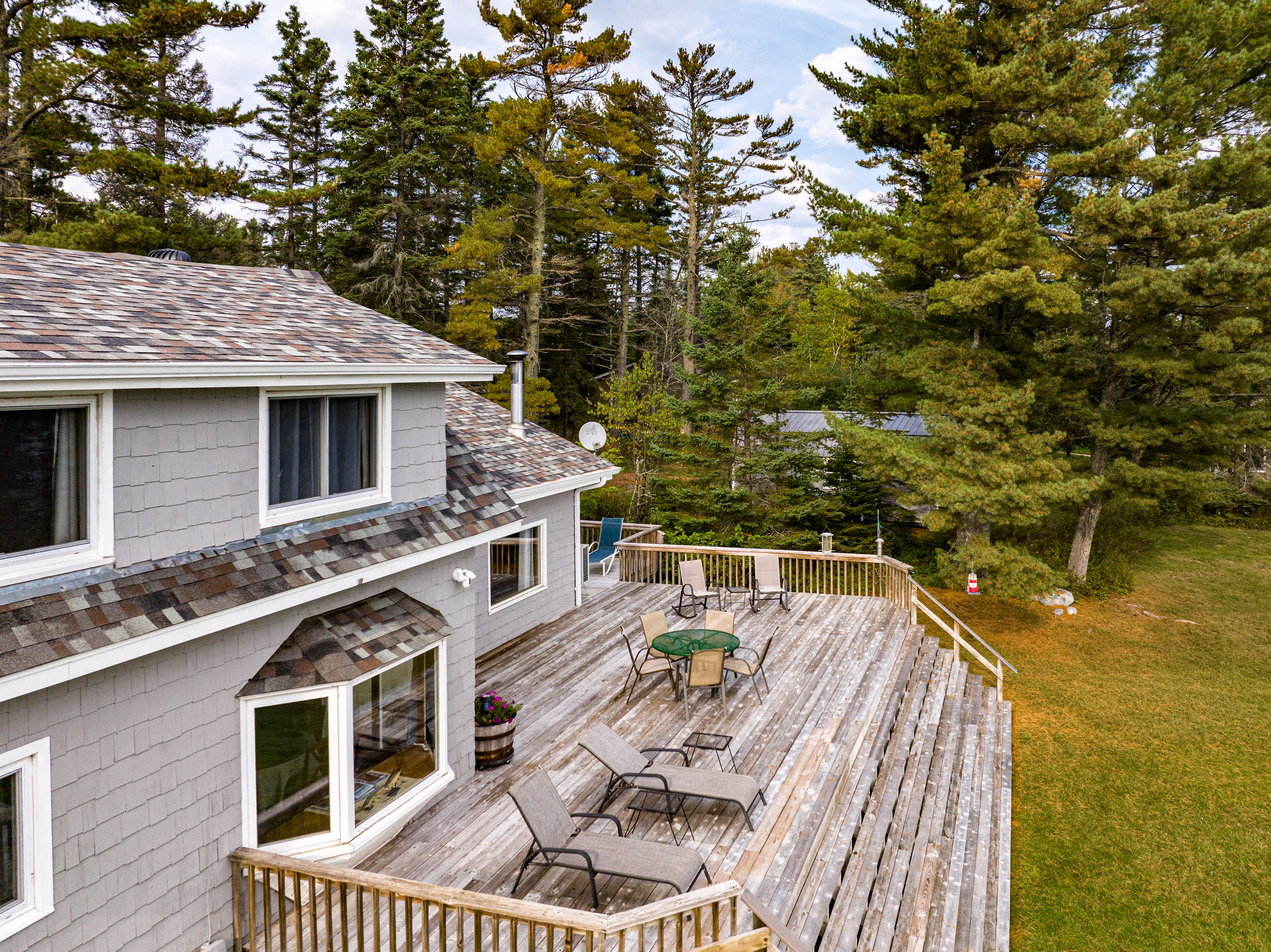 278 Scenic Dr Furnished 4 Br On Lake Superior – photo 3