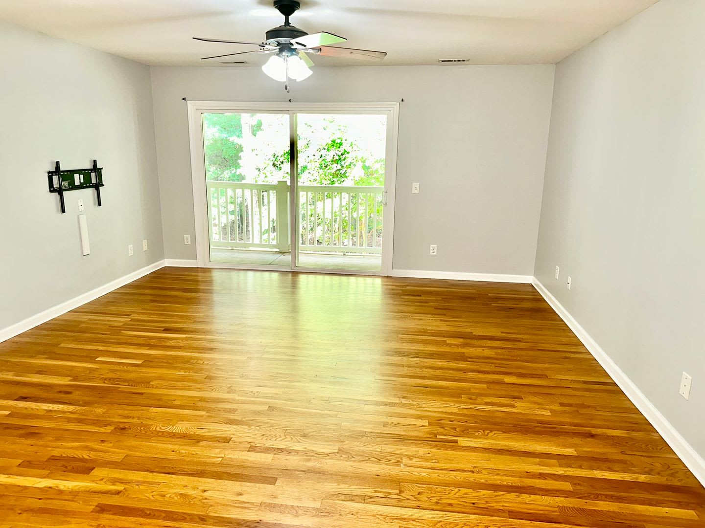 2nd floor 3-bedroom condo! – photo 4