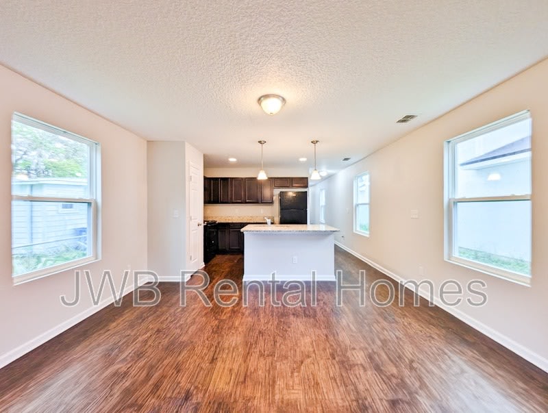 7700 Dandy Ave – photo 4